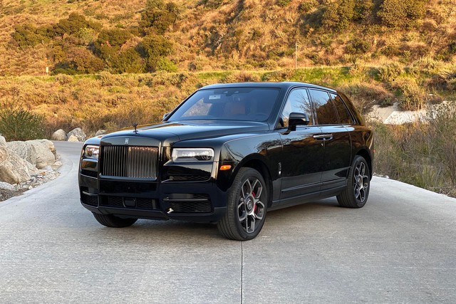 Đón sinh nhật xa nhà, đại gia Sài Gòn tậu luôn Rolls-Royce Cullinan Black Badge tại Đức để trải nghiệm dù đã sở hữu bộ đôi Lamborghini - Ảnh 2.