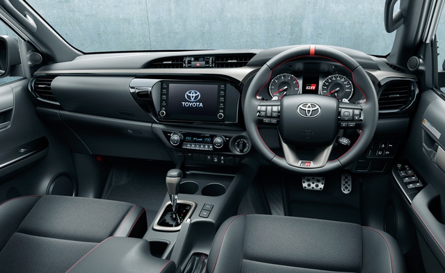 Xem trước Toyota Hilux GR Sport dự kiến về Việt Nam năm sau, thêm sức hút đấu Ford Ranger và Mitsubishi Triton - Ảnh 7.