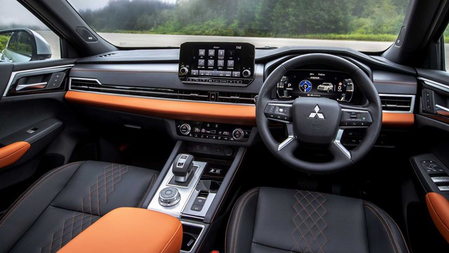 Mitsubishi Outlander bản xịn nhất chính thức lộ diện: Đẹp miễn chê - Ảnh 4.