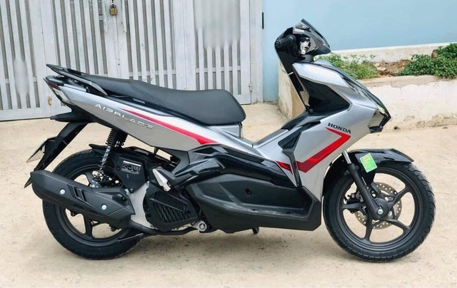 Honda Air Blade 125 đã chạy 80 km được chủ xe rao bán lại với mức giá còn đắt hơn xe mới cùng lời cam kết mới 100% - Ảnh 2.