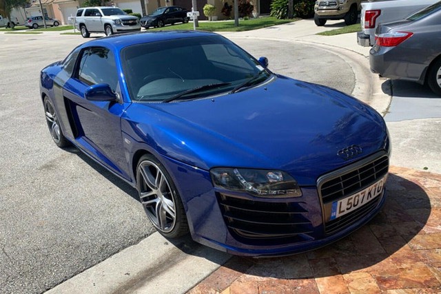 Audi R8 mới tinh tươm nhưng chỉ bán giá hơn 200 triệu đồng và đây là lý do - Ảnh 1.