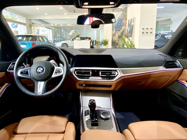 BMW 3-Series giảm giá kỷ lục 222 triệu đồng tại đại lý: Bản tiêu chuẩn chỉ hơn 1,6 tỷ đồng, quyết đấu Mercedes-Benz C-Class - Ảnh 8.