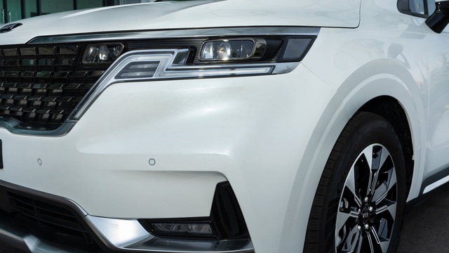 Lộ ảnh thực tế Kia Carnival 2022 tại Việt Nam trước ngày ra mắt: Trông long lanh như SUV hạng sang nhưng vẫn còn sạn - Ảnh 5.