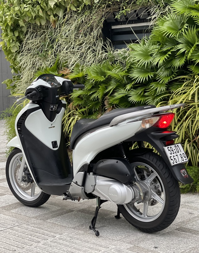 Honda SH 150i cũ giá 1 tỷ đồng tìm được người mua sau 4 ngày rao bán, chủ xe ra lộc 1.000 USD - Ảnh 1.