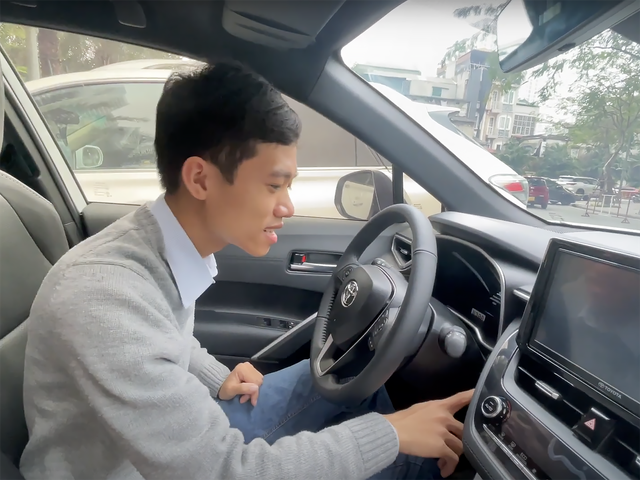 Những kiểu khách chốt đơn Toyota Corolla Cross sau 1 năm bán tại Việt Nam: Người bỏ Mercedes, người mua chỉ vì thương hiệu - Ảnh 22.