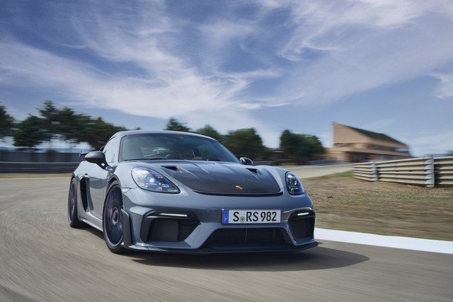 Thay từ vỏ đến ruột, Porsche 718 Cayman mạnh nhất lịch sử ra đời, giá quy đổi hơn 3,2 tỷ đồng - Ảnh 6.