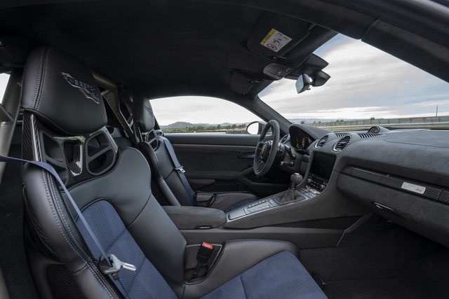 Thay từ vỏ đến ruột, Porsche 718 Cayman mạnh nhất lịch sử ra đời, giá quy đổi hơn 3,2 tỷ đồng - Ảnh 8.