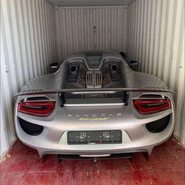 Đại gia Việt đập hộp Porsche 918 Spyder trăm tỷ, từng thuê máy bay chở siêu xe lên đường về nước - Ảnh 1.