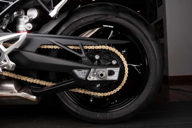 BMW S 1000 R 2021 ra mắt Việt Nam: Loại bỏ đèn mắt lé, có bản M, giá 669-759 triệu đồng - Ảnh 9.