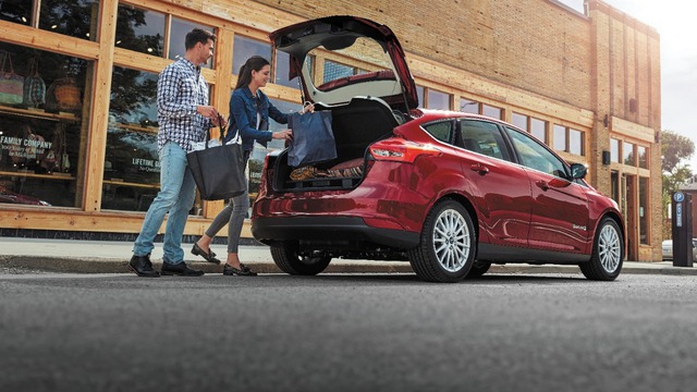Đây là cách Ford Focus tính trở lại đà bán chạy, đấu Honda Civic - Ảnh 2.