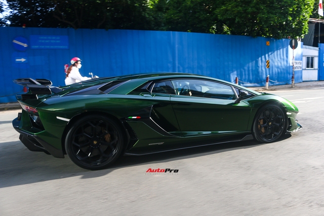 Lamborghini Aventador SVJ xanh độc nhất Việt Nam liên tục được bung lụa sau khi về tay ông trùm nhà thuốc Pharmacity - Ảnh 6.