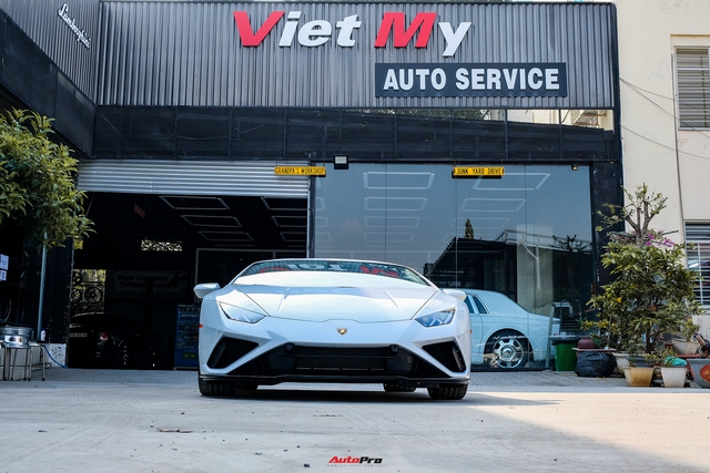 Cận cảnh Lamborghini Huracan EVO RWD đầu tiên Việt Nam: Nội thất hiện đại như xe sang, được trang bị ghế đua bằng carbon - Ảnh 1.