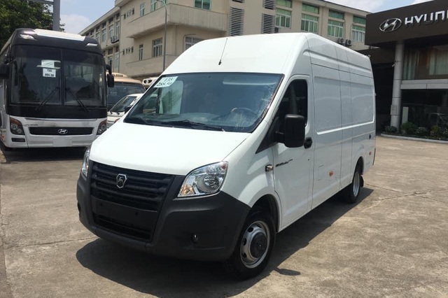 Sắm motorhome giá hơn 2 tỷ đồng, Ngọc Trinh nức nở khen rẻ, để lộ không gian riêng tư với nhiều đồ cực chill để cắm trại dài ngày - Ảnh 4.