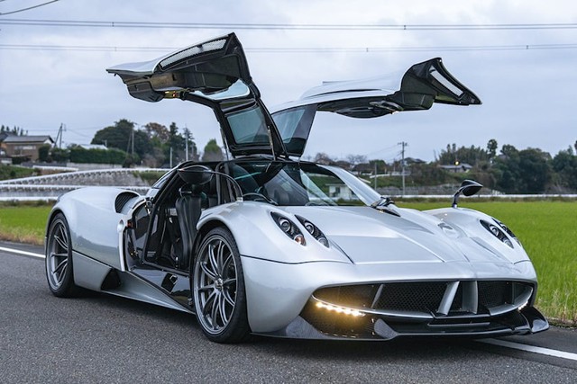 Pagani Huayra siêu lướt, siêu hiếm bán lại: Riêng option đã hơn 4 tỷ đồng - Ảnh 2.