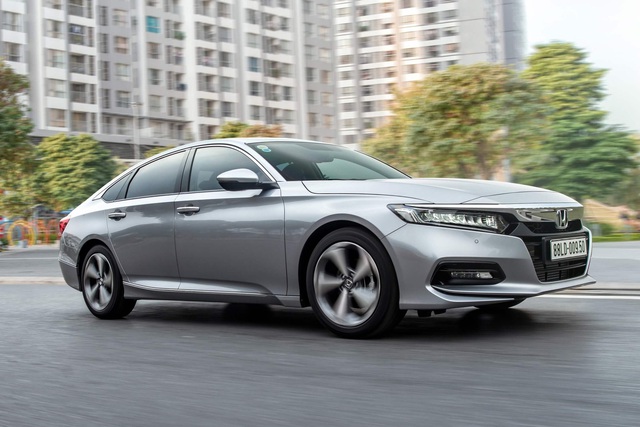 Đại lý xả kho Honda Accord đời 2020: Giảm cao nhất 270 triệu đồng, ngang Toyota Camry bản tiêu chuẩn - Ảnh 3.