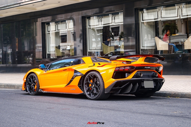 Cận cảnh Lamborghini Aventador SVJ Roadster màu cam vừa về Việt Nam - Ảnh 3.