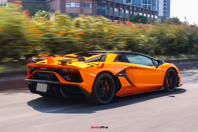 Cận cảnh Lamborghini Aventador SVJ Roadster màu cam vừa về Việt Nam - Ảnh 14.