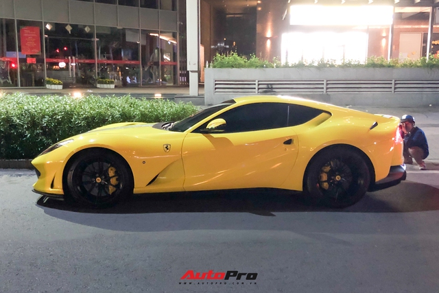 Ferrari 812 Superfast từng của đại gia Hải Phòng thay áo mới, một chi tiết tạo điểm nhấn - Ảnh 4.