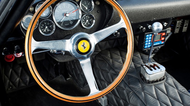 Mẫu siêu xe Ferrari này là minh chứng của câu nói ‘đắt như vàng’ - Ảnh 4.