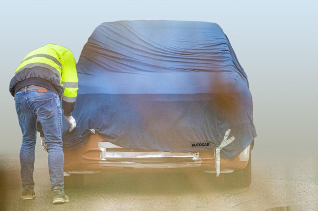 Tóm gọn SUV bí ẩn mới của Ford dùng khung gầm Volkswagen, lắp tại Đức - Ảnh 1.