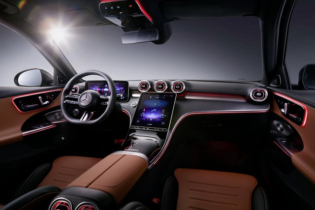 Mercedes-Benz C-Class L ra mắt: ‘Mini Maybach’ cho đại gia Trung Quốc? - Ảnh 2.