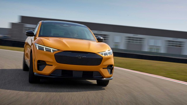 Đỉnh cao SUV điện Ford Mustang Mach-E GT chính thức mở bán, giá khởi điểm ngang BMW X5 - Ảnh 2.