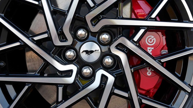 Đỉnh cao SUV điện Ford Mustang Mach-E GT chính thức mở bán, giá khởi điểm ngang BMW X5 - Ảnh 4.