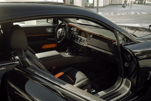 Độ Rolls-Royce phải như thế này: Wraith Black Badge đen toàn tập, công suất tăng lên tới 707 mã lực - Ảnh 5.