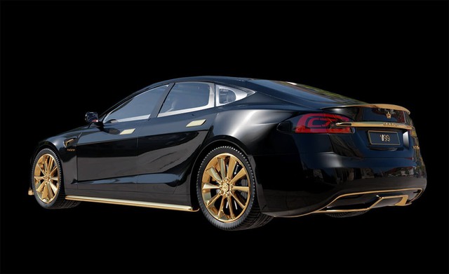 Chơi xe kiểu nhà giàu: Chi 7 tỷ mua cặp Tesla và iPhone 12 mạ vàng giới hạn 99 đôi trên toàn thế giới - Ảnh 3.