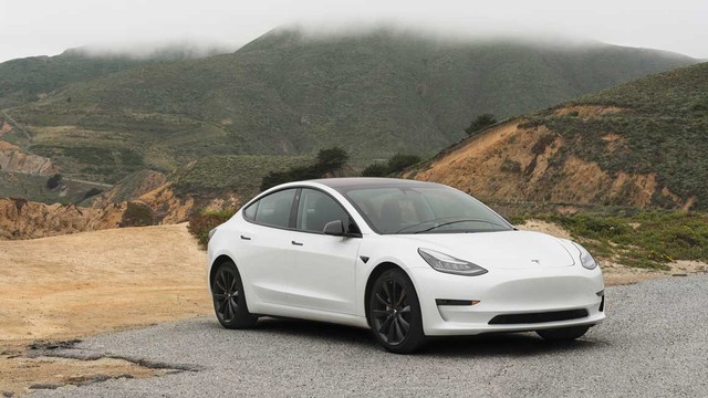 Mỗi ngày, có hơn 2.000 người trên thế giới đặt mua xe Tesla - Ảnh 1.