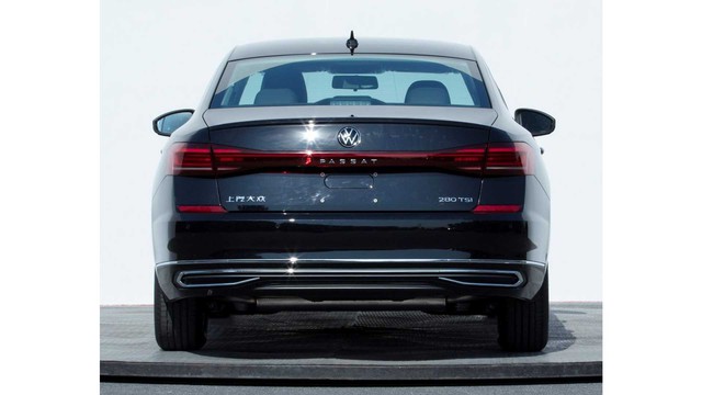 Volkswagen Passat 2021 lộ diện trước giờ G: Đèn hậu kéo dài kiểu Porsche - Ảnh 2.