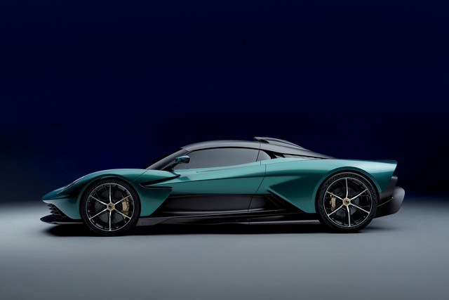 Ra mắt Aston Martin Valhalla bản thương mại - Siêu xe mang thiết kế lạ, hộp số lạ và động cơ hoàn toàn mới của hãng xe Anh quốc - Ảnh 4.