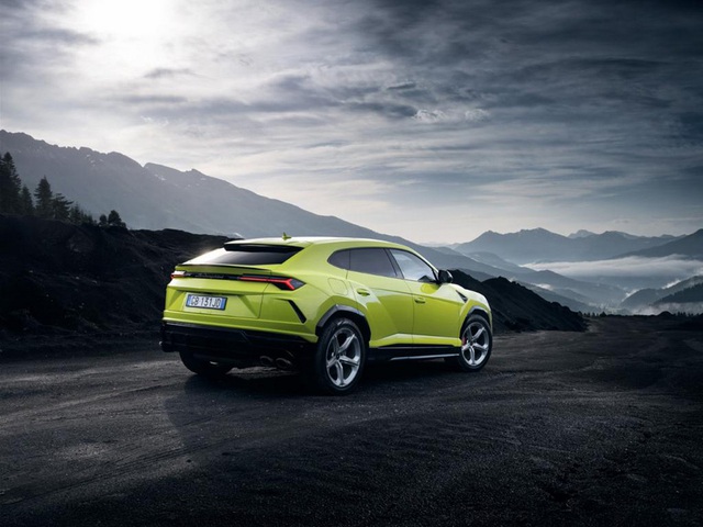 Đắt như vậy nhưng Lamborghini Urus vẫn bán chạy kỷ lục với 15.000 xe bất chấp cả Covid-19 - Ảnh 3.