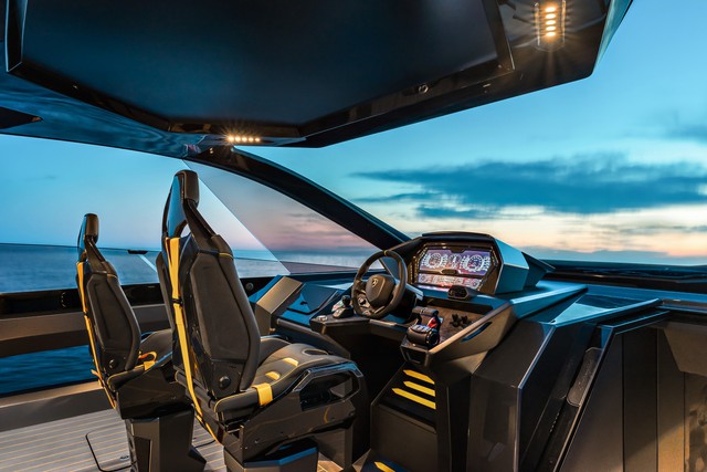 Tay đấm khét tiếng chi gần 100 tỷ mua siêu du thuyền như Lamborghini Sián - Ảnh 5.