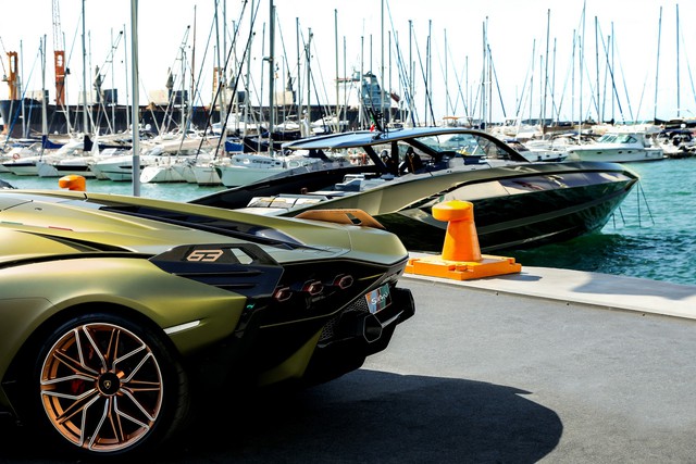 Tay đấm khét tiếng chi gần 100 tỷ mua siêu du thuyền như Lamborghini Sián - Ảnh 4.