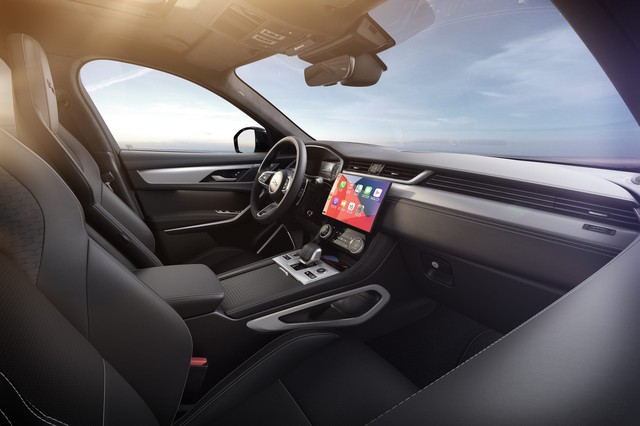 Về Việt Nam chưa lâu, Jaguar F-Pace đã có bản nâng cấp mới với nhiều đồ chơi hiện đại - Ảnh 5.