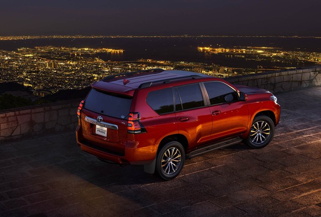 Toyota Prado đời mới sắp ra mắt: Lột xác trong ngoài, có điểm còn mang lên cả Lexus - Ảnh 1.