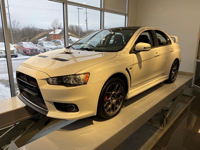 Đại lý rao bán Mitsubishi Lancer Evolution cuối cùng của cuối cùng: Giá gấp 3 lần niêm yết, mới không tì vết - Ảnh 2.