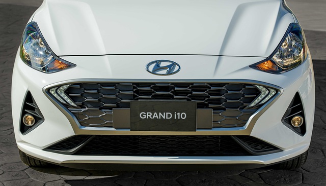 Tranh cãi về Hyundai Grand i10 2021 vừa ra mắt: Bản đắt thiếu Cruise Control, bản rẻ lại có - Ảnh 3.