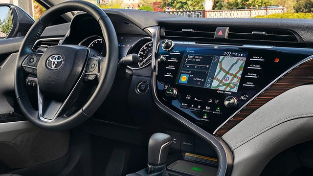 Người dùng Toyota Camry phàn nàn Google Maps ‘phá sóng’ âm thanh - Ảnh 2.