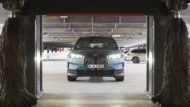 Đỉnh cao của xe tự lái: BMW iX tự đỗ, tự sạc và... tự tắm nhờ dùng công nghệ của một hãng cũng là đối tác với VinFast - Ảnh 2.
