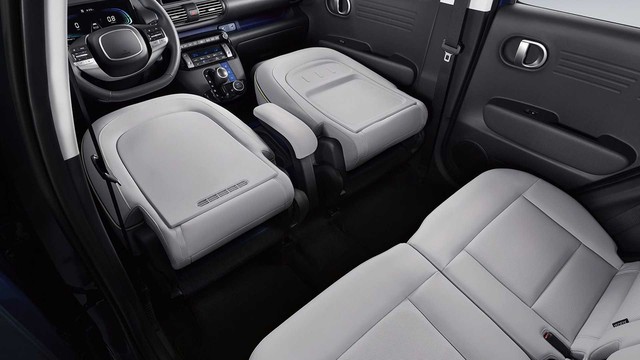 Hyundai Casper lần đầu lộ nội thất: Chiếc xe đầu tiên có ghế lái gập phẳng, giá quy đổi từ 270 triệu đồng, hot đến mức Tổng thống Hàn Quốc cũng đặt một chiếc - Ảnh 3.