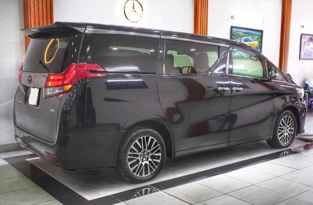 5 năm tuổi, xe nhà giàu Toyota Alphard vẫn có giá bán lại hơn 3 tỷ đồng - Ảnh 5.