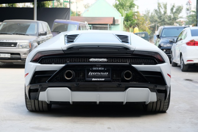 Chủ xe Lamborghini Huracan EVO RWD độc nhất Việt Nam chi cả trăm triệu đồng nâng cấp xe chơi Tết - Ảnh 4.