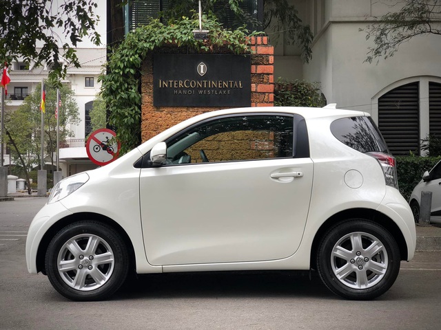 11 năm tuổi, Toyota iQ vẫn có giá bán cũ đắt ngang ngửa đàn anh Toyota Camry 2022 - Ảnh 1.