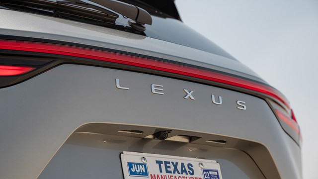 Từ 2022, Lexus sẽ có những thay đổi triệu đô, không còn là xe cho người cao tuổi - Ảnh 1. Từ 2022, Lexus sẽ có những thay đổi triệu đô, không còn là xe cho người cao tuổi - Ảnh 1.