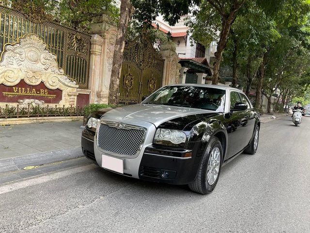 Bán Bentley Mỹ giá ngang Mazda2, chủ xe tiết lộ gói độ khủng khiến nội thất xịn như Rolls-Royce - Ảnh 1.