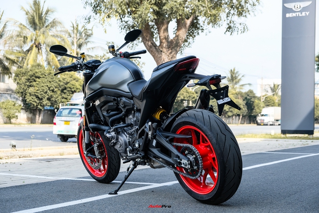 Ducati Monster 2022 đầu tiên về Việt Nam, giá từ 439 triệu đồng - Ảnh 16.