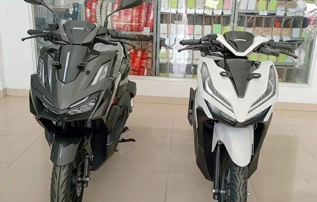 So kè Honda Vario 160 và Vario 150 tại đại lý: Nâng cấp về trang bị là thế mạnh của Vario thế hệ mới - Ảnh 1.