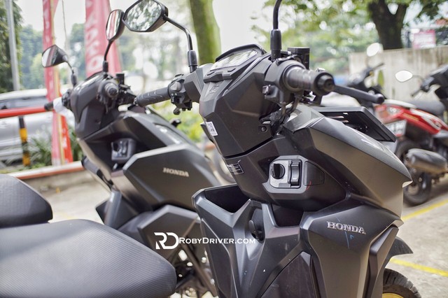 So kè Honda Vario 160 và Vario 150 tại đại lý: Nâng cấp về trang bị là thế mạnh của Vario thế hệ mới - Ảnh 6.